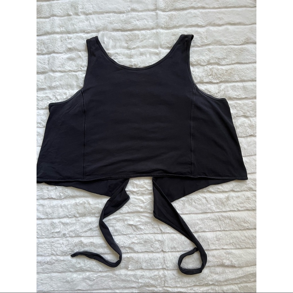 Lululemon cropped tank